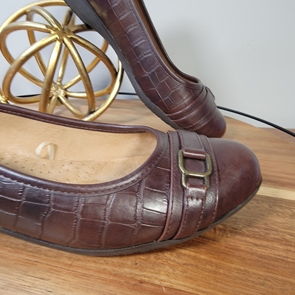 Croft and Barrow Brown Vegan Leather Croc Embossed Ballet Flats Size 8.5 - Picture 3 of 17